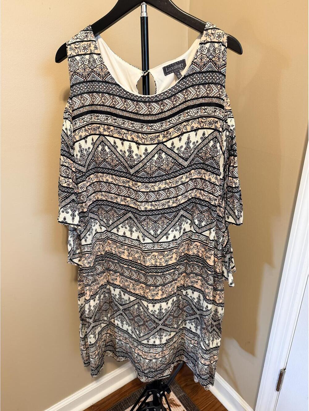 Luxology Cold Shoulder Dress Size 18 Boho Geometric Print Knee Length Plus Size